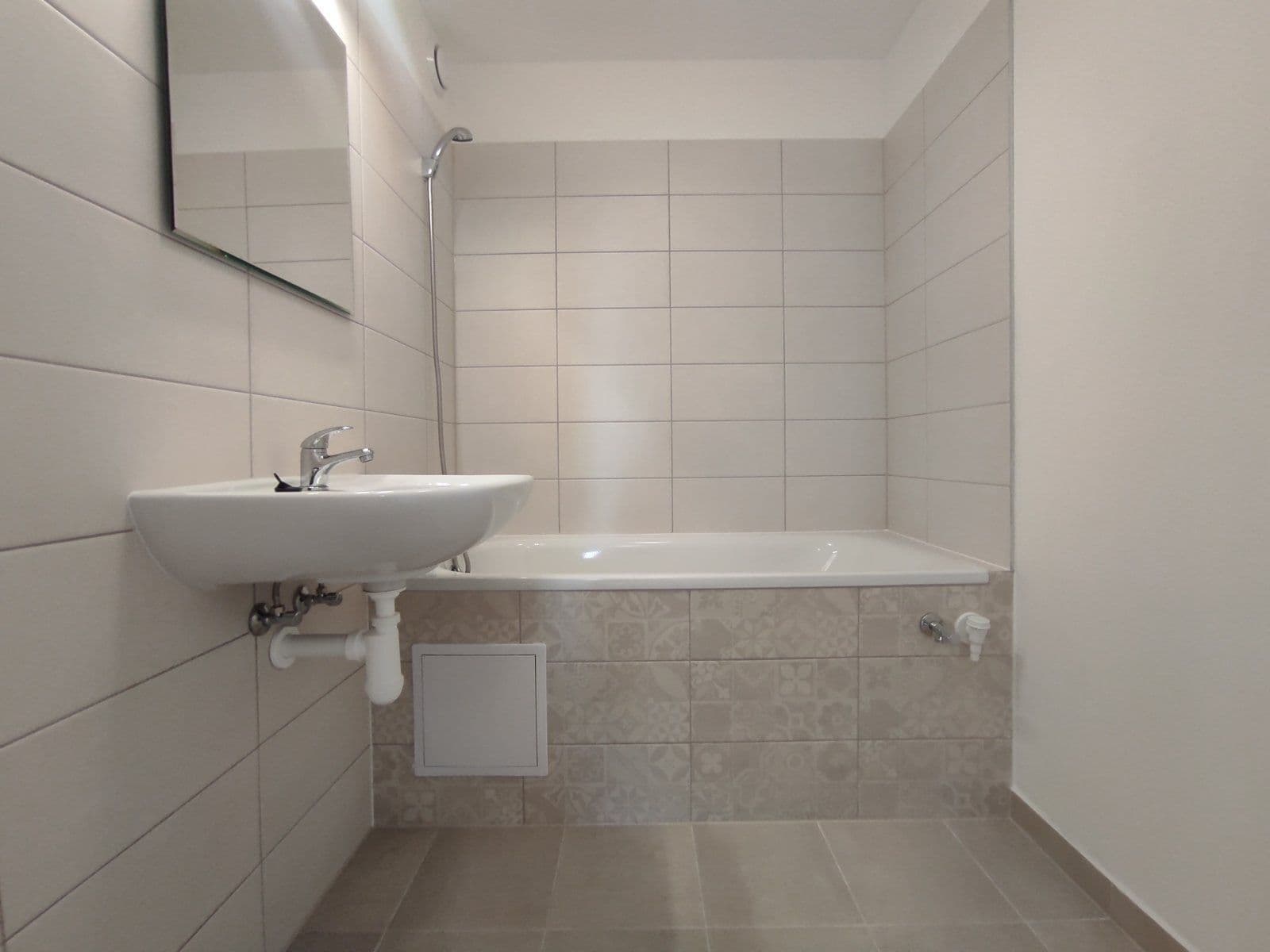 Prenájom bytu 3-izbový 67 m², Okružní, Orlová, Moravskoslezský kraj Prenájom bytu 3-izbový 67 m², Okružní, Orlová, Moravskoslezský kraj
