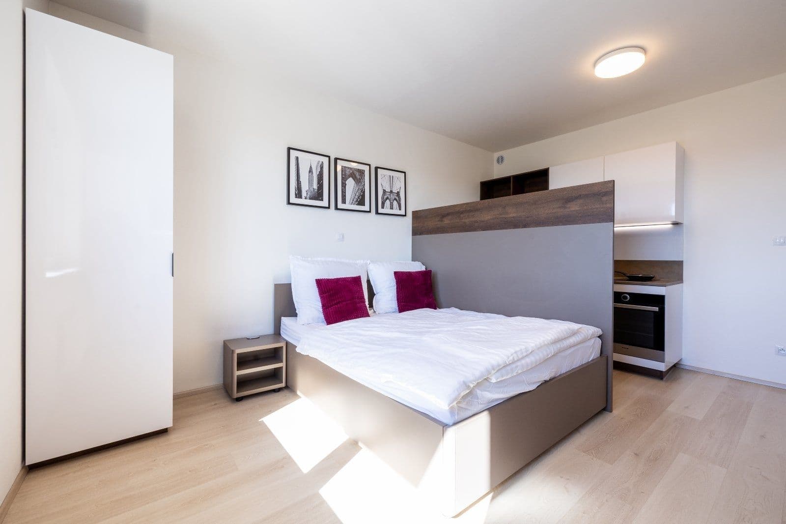 Prenájom bytu 1-izbový 27 m², Magisterská, Plzeň, Plzeňský kraj Prenájom bytu 1-izbový 27 m², Magisterská, Plzeň, Plzeňský kraj