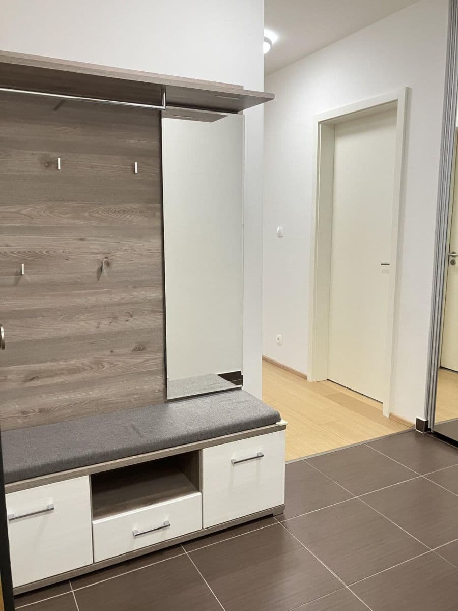 Predaj bytu 3-izbový 80 m², K Beranovu, Praha, Praha Predaj bytu 3-izbový 80 m², K Beranovu, Praha, Praha