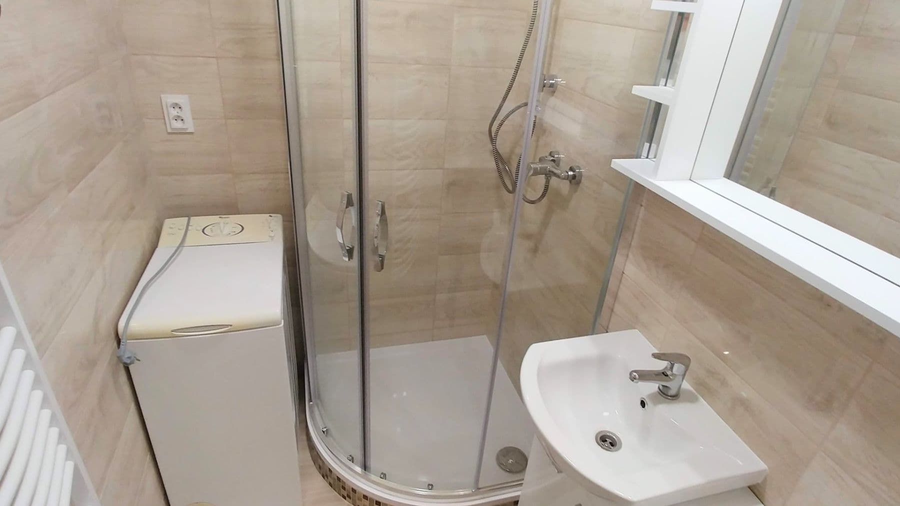 Prenájom bytu 1-izbový 30 m², Černého, Praha, Praha Prenájom bytu 1-izbový 30 m², Černého, Praha, Praha