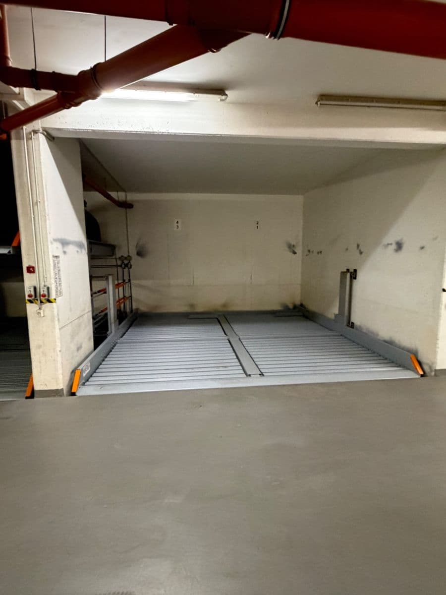 Prenájom bytu 2-izbový 65 m², Nová kolonie, Praha, Praha Prenájom bytu 2-izbový 65 m², Nová kolonie, Praha, Praha