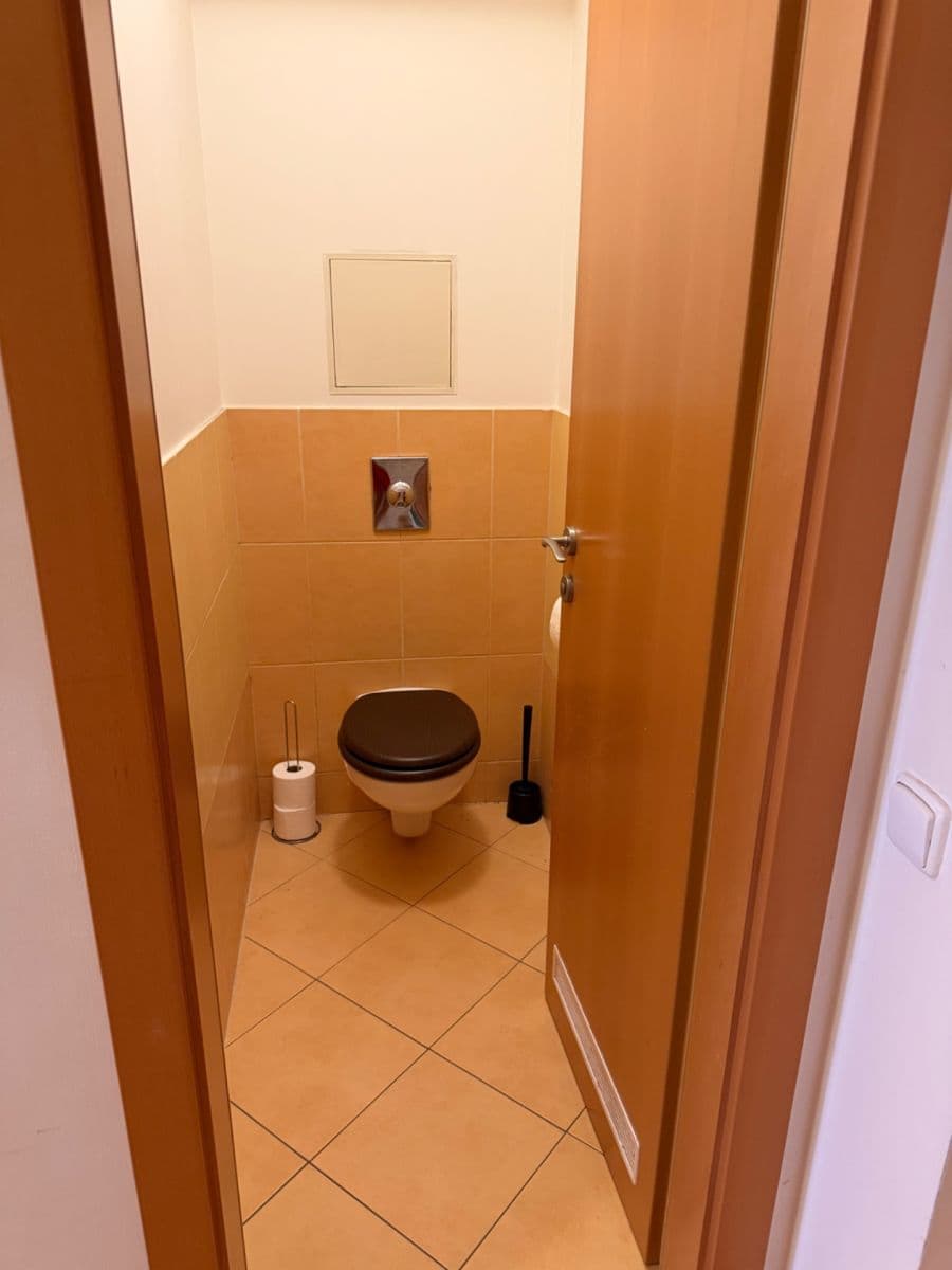Prenájom bytu 2-izbový 65 m², Nová kolonie, Praha, Praha Prenájom bytu 2-izbový 65 m², Nová kolonie, Praha, Praha