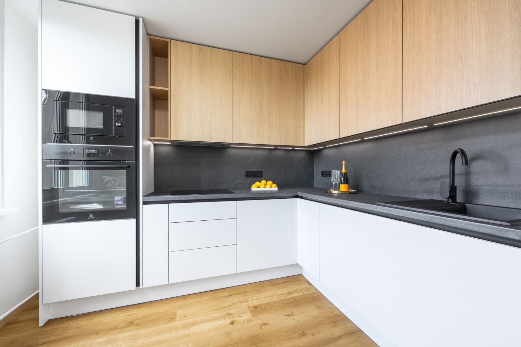 Predaj bytu 3-izbový 73 m², Pospíchalova, Praha, Praha Predaj bytu 3-izbový 73 m², Pospíchalova, Praha, Praha