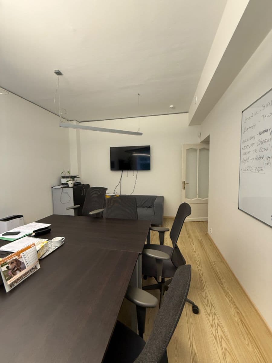 Prenájom nebytového priestoru 80 m², Rašínovo nábřeží, Praha, Praha Prenájom nebytového priestoru 80 m², Rašínovo nábřeží, Praha, Praha