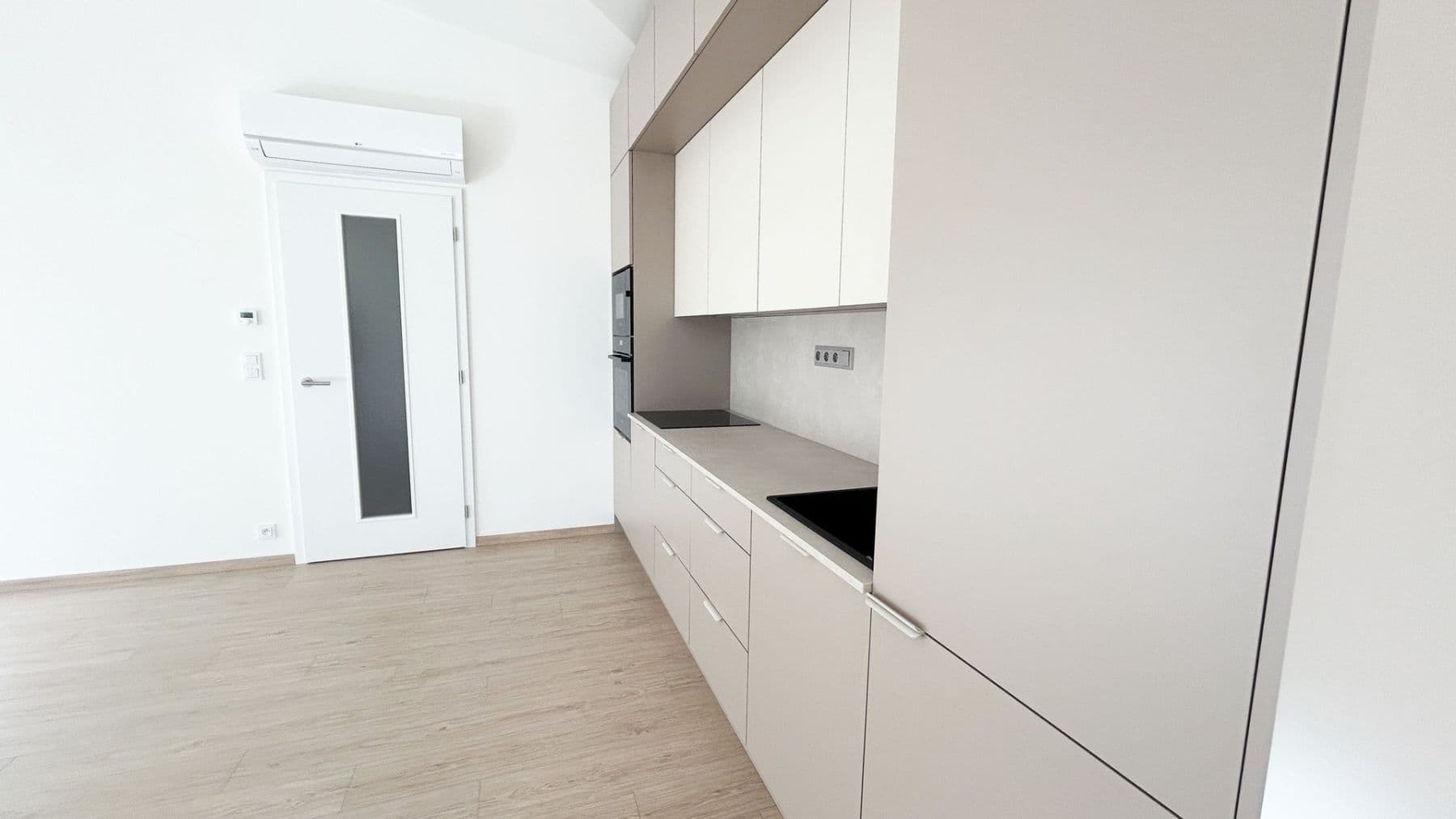 Prenájom bytu 2-izbový 85 m², Cihlářská, Hostivice, Středočeský kraj Prenájom bytu 2-izbový 85 m², Cihlářská, Hostivice, Středočeský kraj