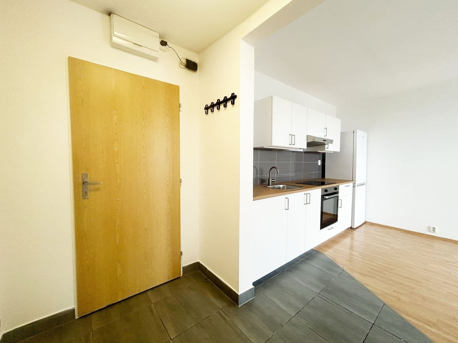 Prenájom bytu 2-izbový 33 m², Jabloňová, Praha, Praha Prenájom bytu 2-izbový 33 m², Jabloňová, Praha, Praha