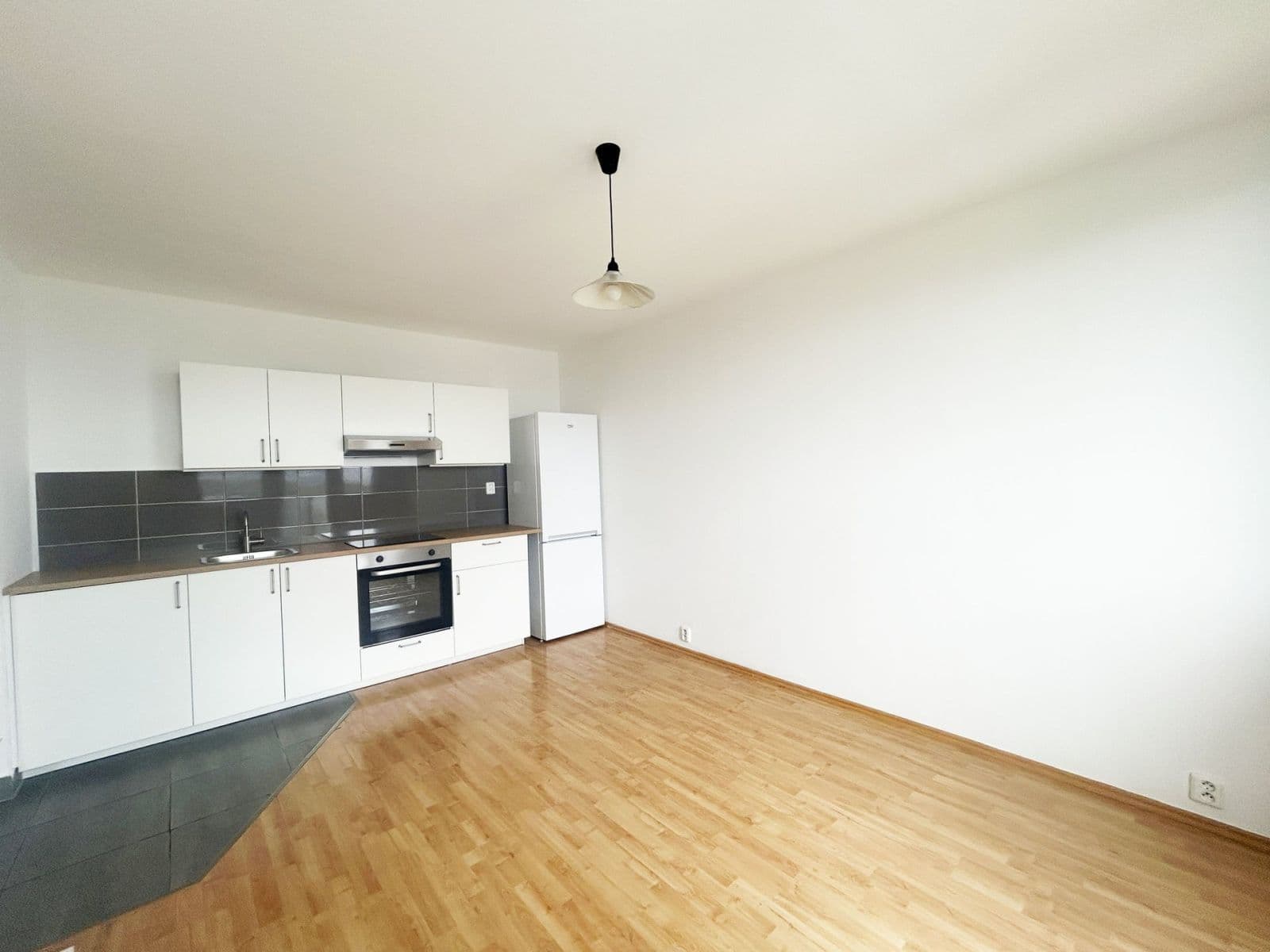 Prenájom bytu 2-izbový 33 m², Jabloňová, Praha, Praha Prenájom bytu 2-izbový 33 m², Jabloňová, Praha, Praha