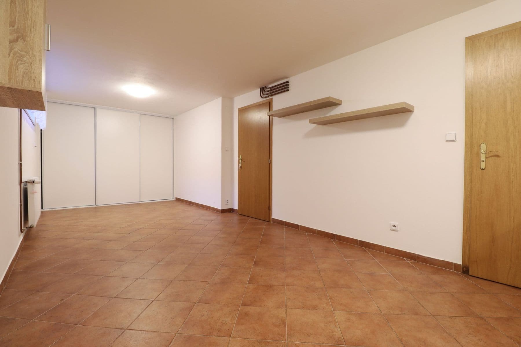 Prenájom bytu 1-izbový 33 m², K náměstí, Praha, Praha Prenájom bytu 1-izbový 33 m², K náměstí, Praha, Praha