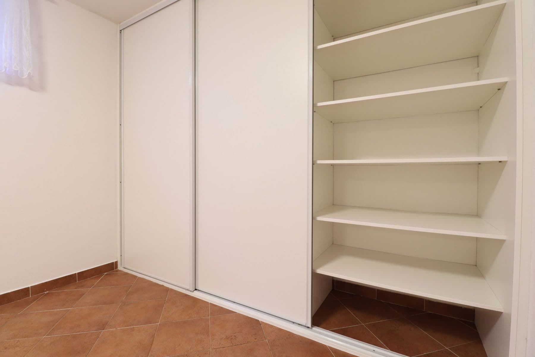 Prenájom bytu 1-izbový 33 m², K náměstí, Praha, Praha Prenájom bytu 1-izbový 33 m², K náměstí, Praha, Praha