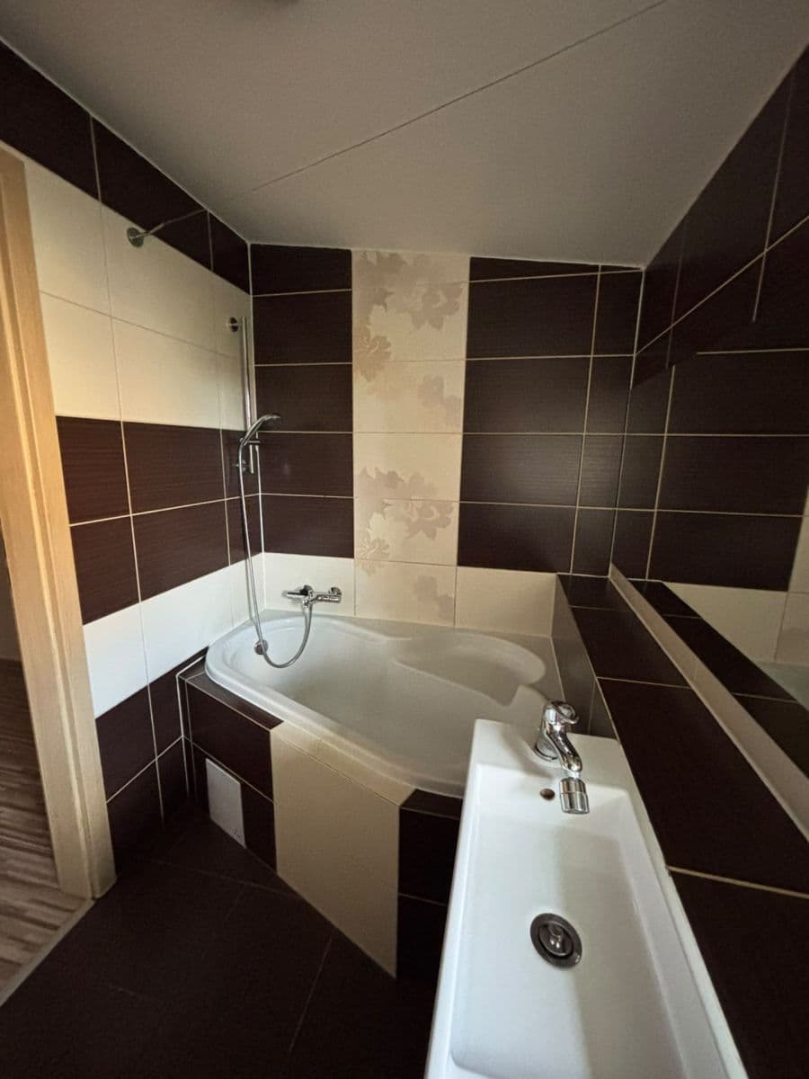 Prenájom bytu 3-izbový 76 m², Vendryně, Moravskoslezský kraj Prenájom bytu 3-izbový 76 m², Vendryně, Moravskoslezský kraj