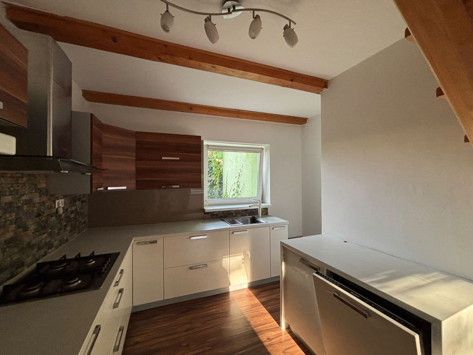 Prenájom bytu 3-izbový 76 m², Vendryně, Moravskoslezský kraj Prenájom bytu 3-izbový 76 m², Vendryně, Moravskoslezský kraj