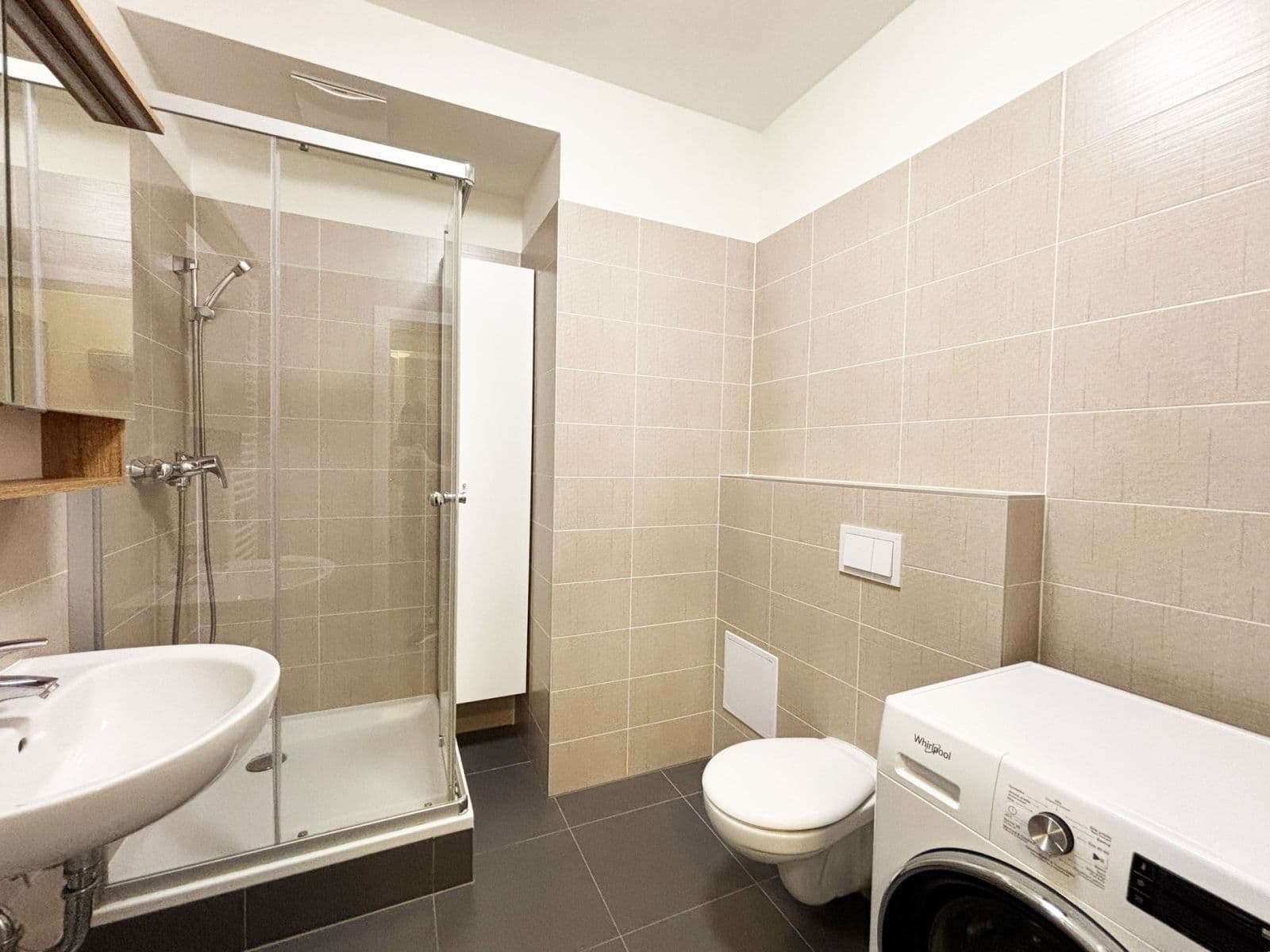 Prenájom bytu 1-izbový 33 m², Granitova, Praha, Praha Prenájom bytu 1-izbový 33 m², Granitova, Praha, Praha