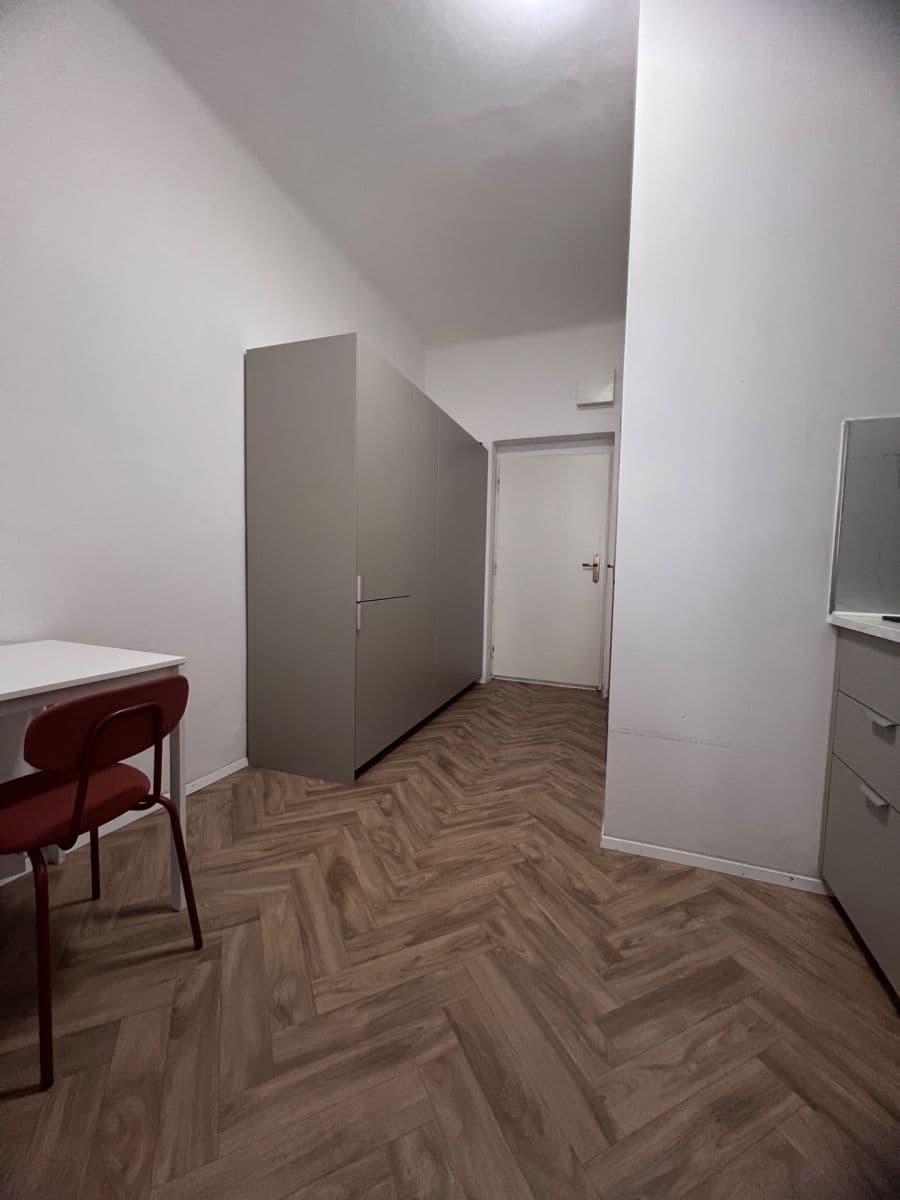 Prenájom bytu 1-izbový 30 m², Husitská, Praha, Praha Prenájom bytu 1-izbový 30 m², Husitská, Praha, Praha