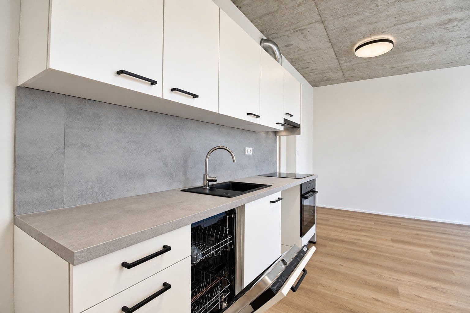 Prenájom bytu 2-izbový 48 m², Českobrodská, Praha, Praha Prenájom bytu 2-izbový 48 m², Českobrodská, Praha, Praha