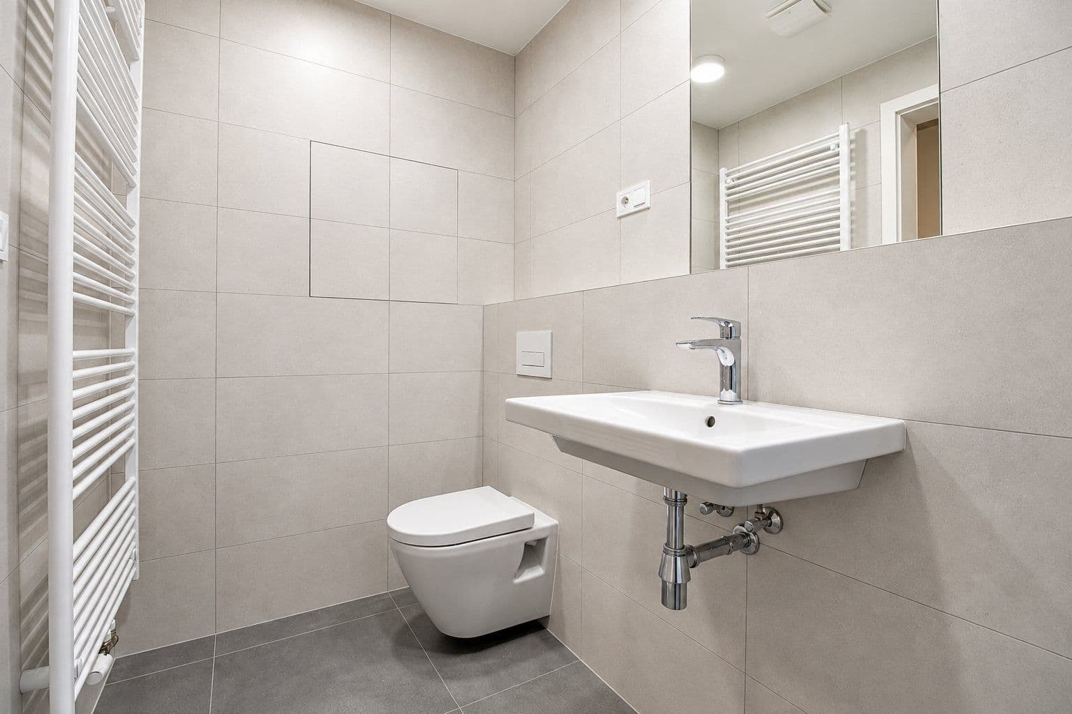 Prenájom bytu 2-izbový 48 m², Českobrodská, Praha, Praha Prenájom bytu 2-izbový 48 m², Českobrodská, Praha, Praha