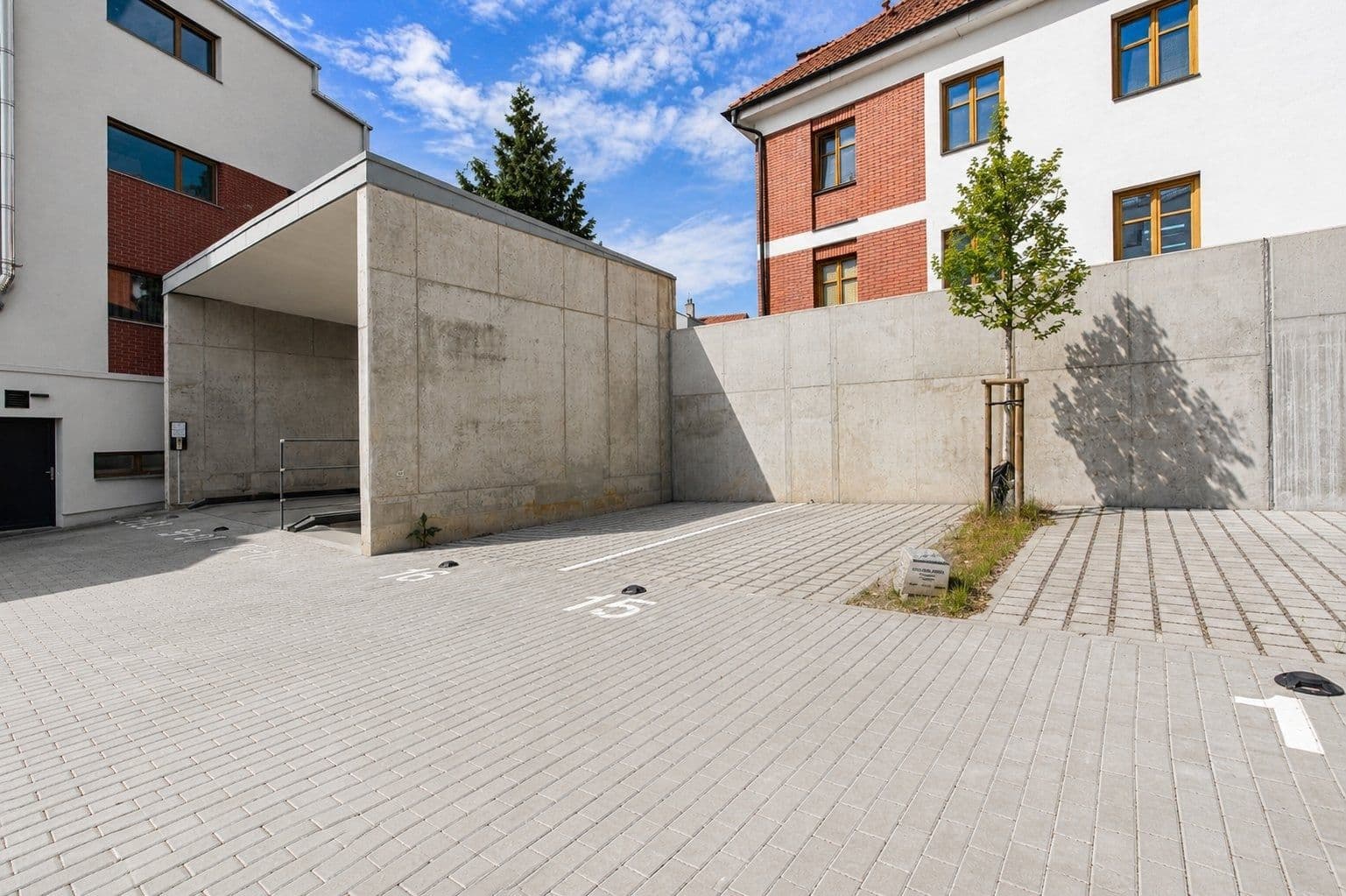 Prenájom bytu 2-izbový 48 m², Českobrodská, Praha, Praha Prenájom bytu 2-izbový 48 m², Českobrodská, Praha, Praha