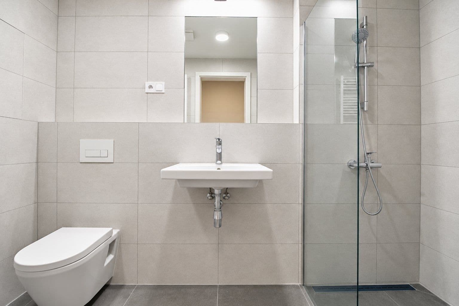 Prenájom bytu 2-izbový 48 m², Českobrodská, Praha, Praha Prenájom bytu 2-izbový 48 m², Českobrodská, Praha, Praha
