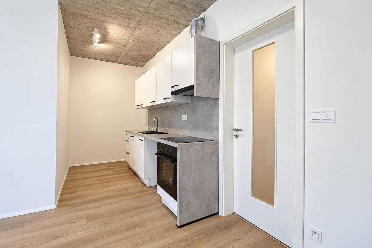 Prenájom bytu 2-izbový 48 m², Českobrodská, Praha, Praha Prenájom bytu 2-izbový 48 m², Českobrodská, Praha, Praha