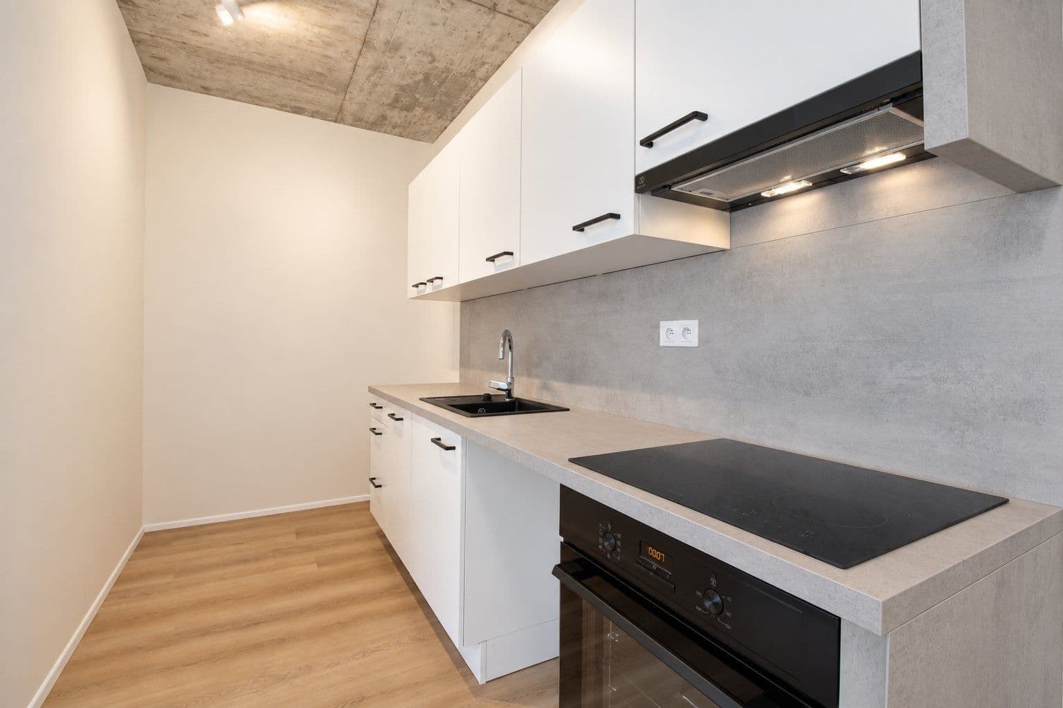 Prenájom bytu 2-izbový 48 m², Českobrodská, Praha, Praha Prenájom bytu 2-izbový 48 m², Českobrodská, Praha, Praha