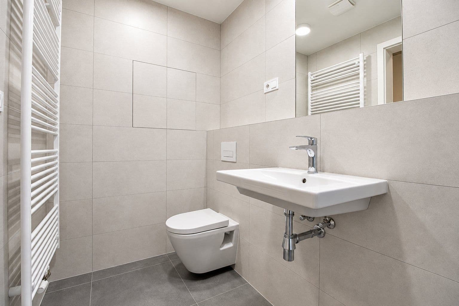 Prenájom bytu 2-izbový 48 m², Českobrodská, Praha, Praha Prenájom bytu 2-izbový 48 m², Českobrodská, Praha, Praha