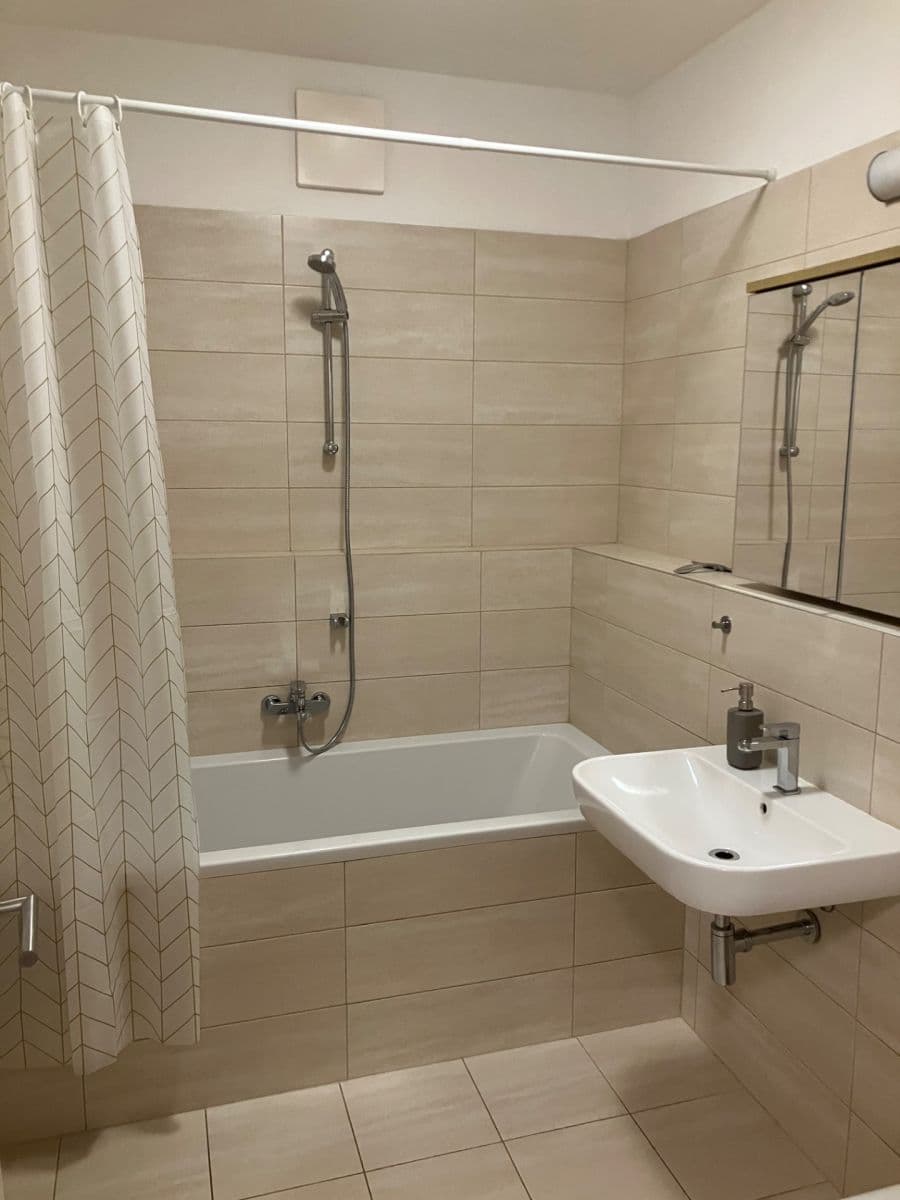 Prenájom bytu 2-izbový 64 m², U Mlýnského kanálu, Praha, Praha Prenájom bytu 2-izbový 64 m², U Mlýnského kanálu, Praha, Praha