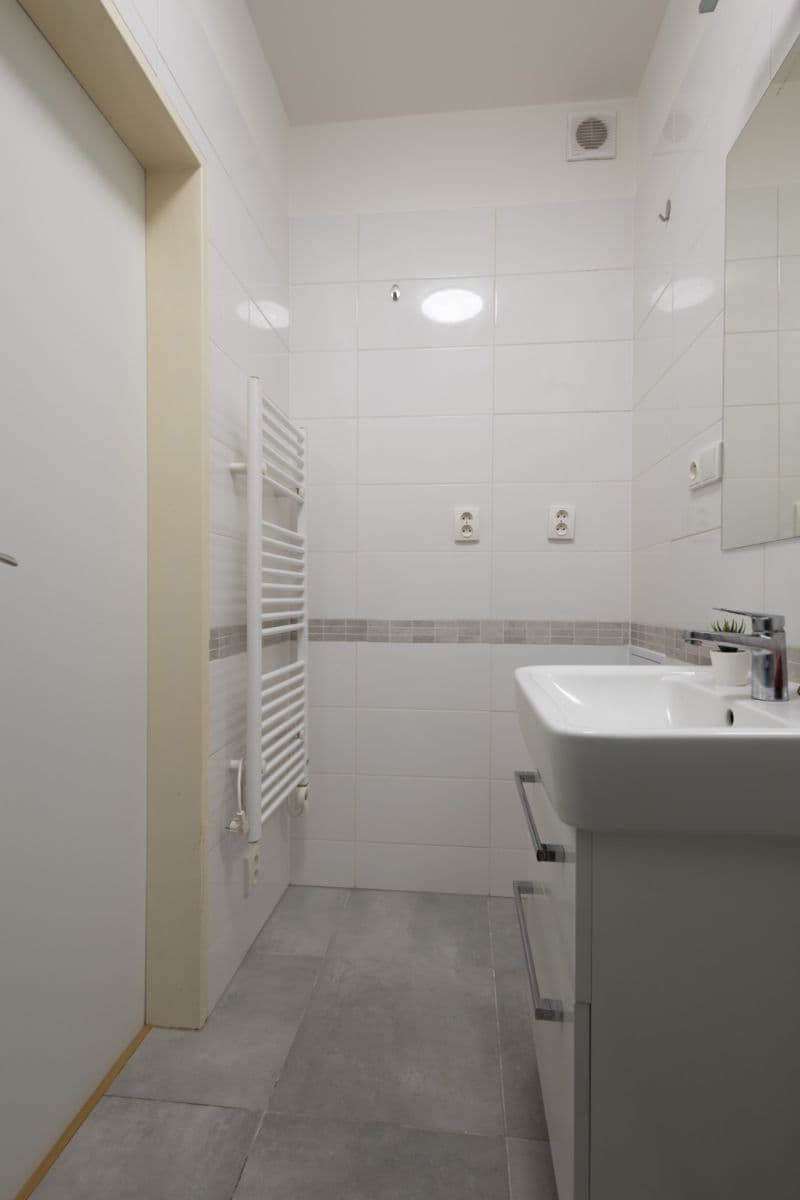 Predaj bytu 2-izbový 55 m², Československé armády, Ostrava, Moravskoslezský kraj Predaj bytu 2-izbový 55 m², Československé armády, Ostrava, Moravskoslezský kraj
