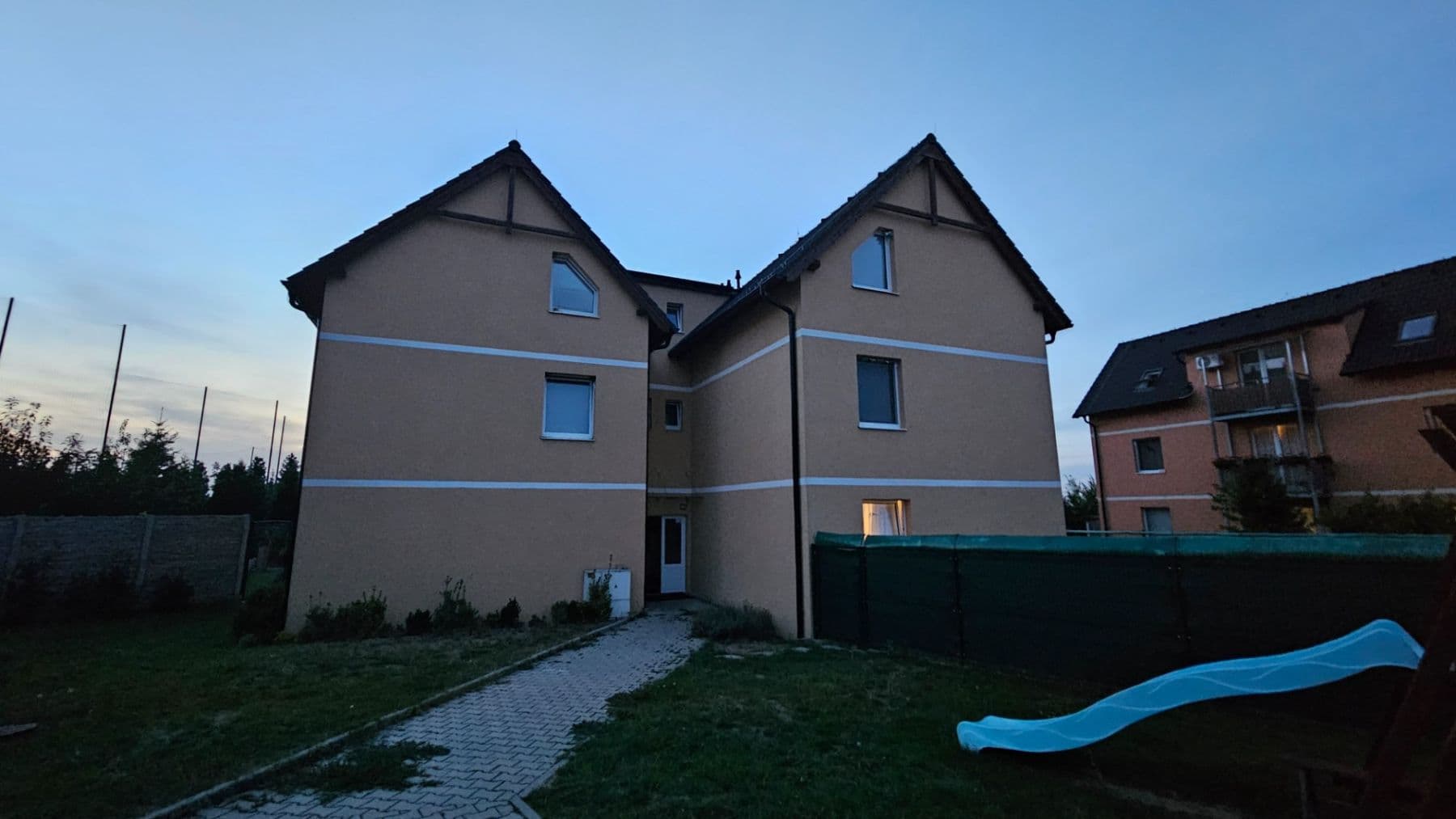 Prenájom bytu 3-izbový 67 m², Gabčíkova, Nehvizdy, Středočeský kraj Prenájom bytu 3-izbový 67 m², Gabčíkova, Nehvizdy, Středočeský kraj