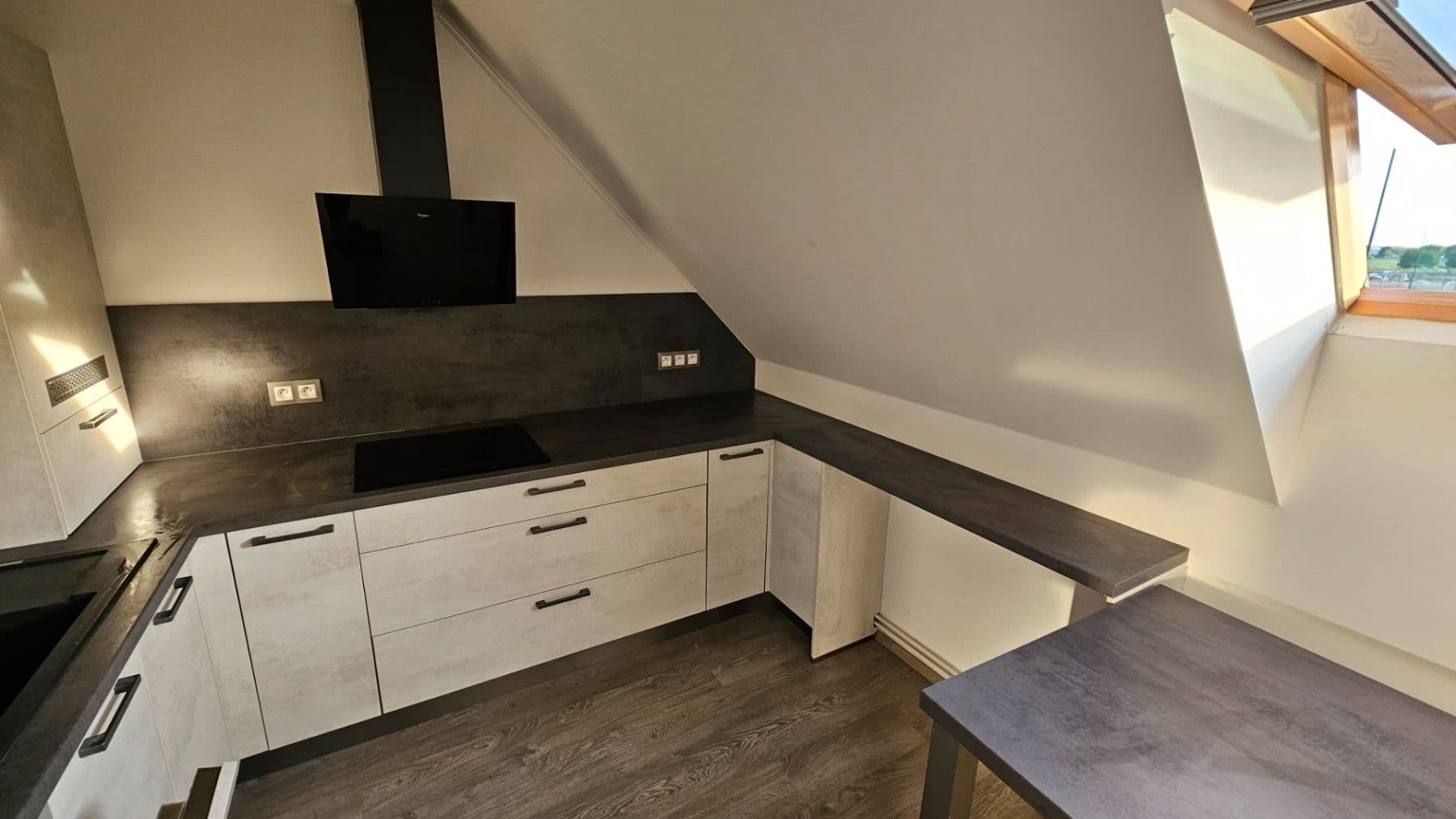 Prenájom bytu 3-izbový 67 m², Gabčíkova, Nehvizdy, Středočeský kraj Prenájom bytu 3-izbový 67 m², Gabčíkova, Nehvizdy, Středočeský kraj