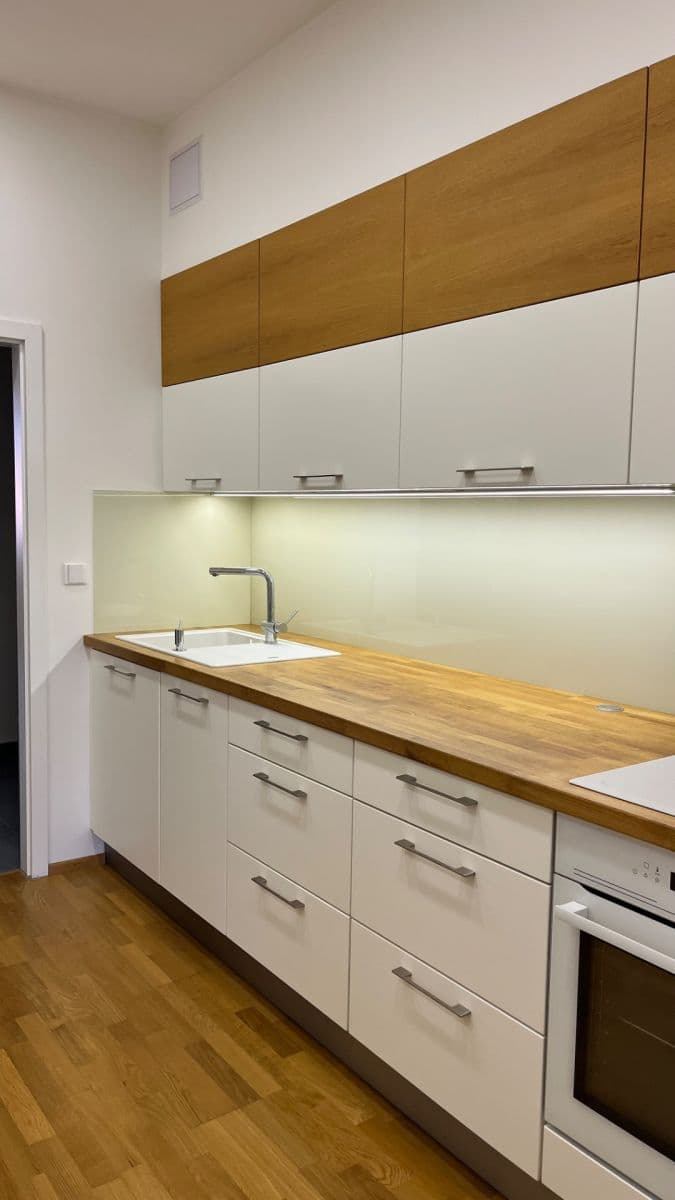 Prenájom bytu 2-izbový 56 m², Branická, Praha, Praha Prenájom bytu 2-izbový 56 m², Branická, Praha, Praha
