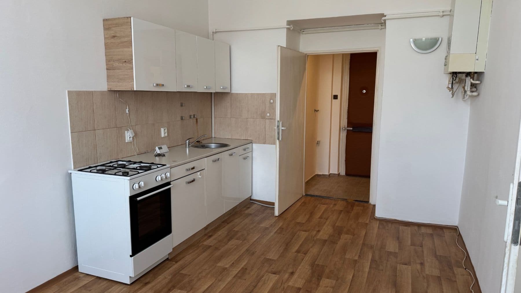 Prenájom bytu 2-izbový 42 m², Heydukova, Praha, Praha Prenájom bytu 2-izbový 42 m², Heydukova, Praha, Praha