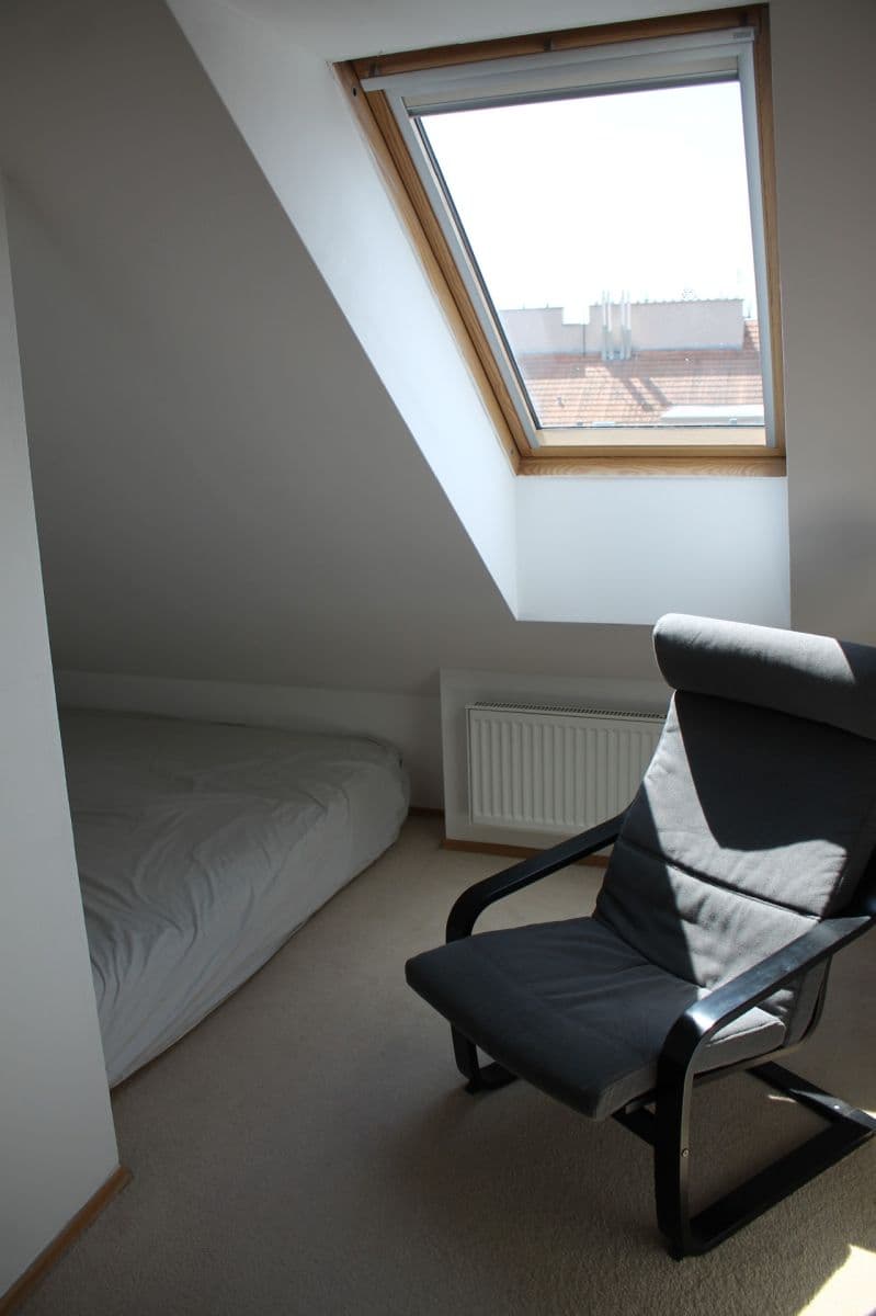 Prenájom bytu 3-izbový 68 m², U Uranie, Praha, Praha Prenájom bytu 3-izbový 68 m², U Uranie, Praha, Praha