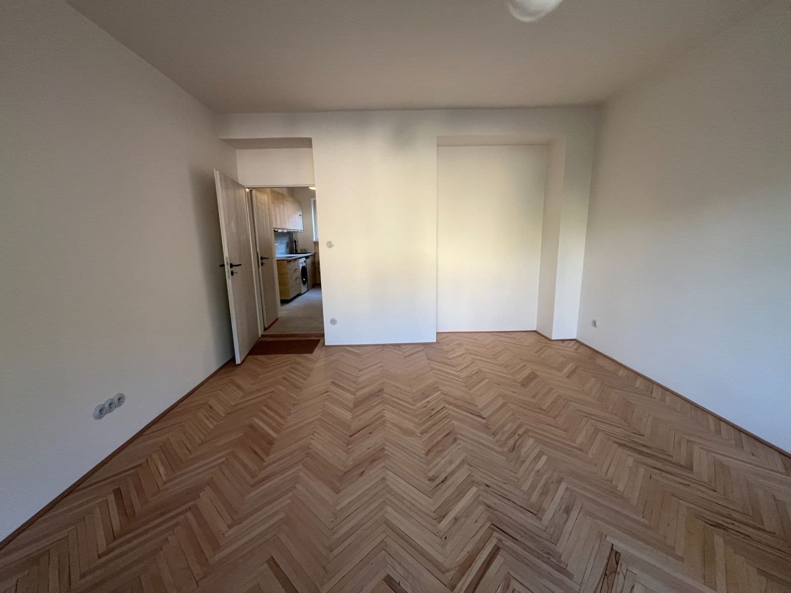 Prenájom bytu 2-izbový 58 m², Nad přívozem, Praha, Praha Prenájom bytu 2-izbový 58 m², Nad přívozem, Praha, Praha