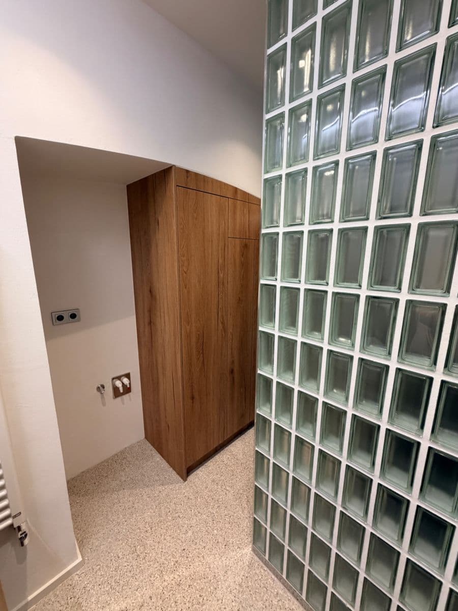 Prenájom bytu 2-izbový 45 m², Holandská, Praha, Praha Prenájom bytu 2-izbový 45 m², Holandská, Praha, Praha