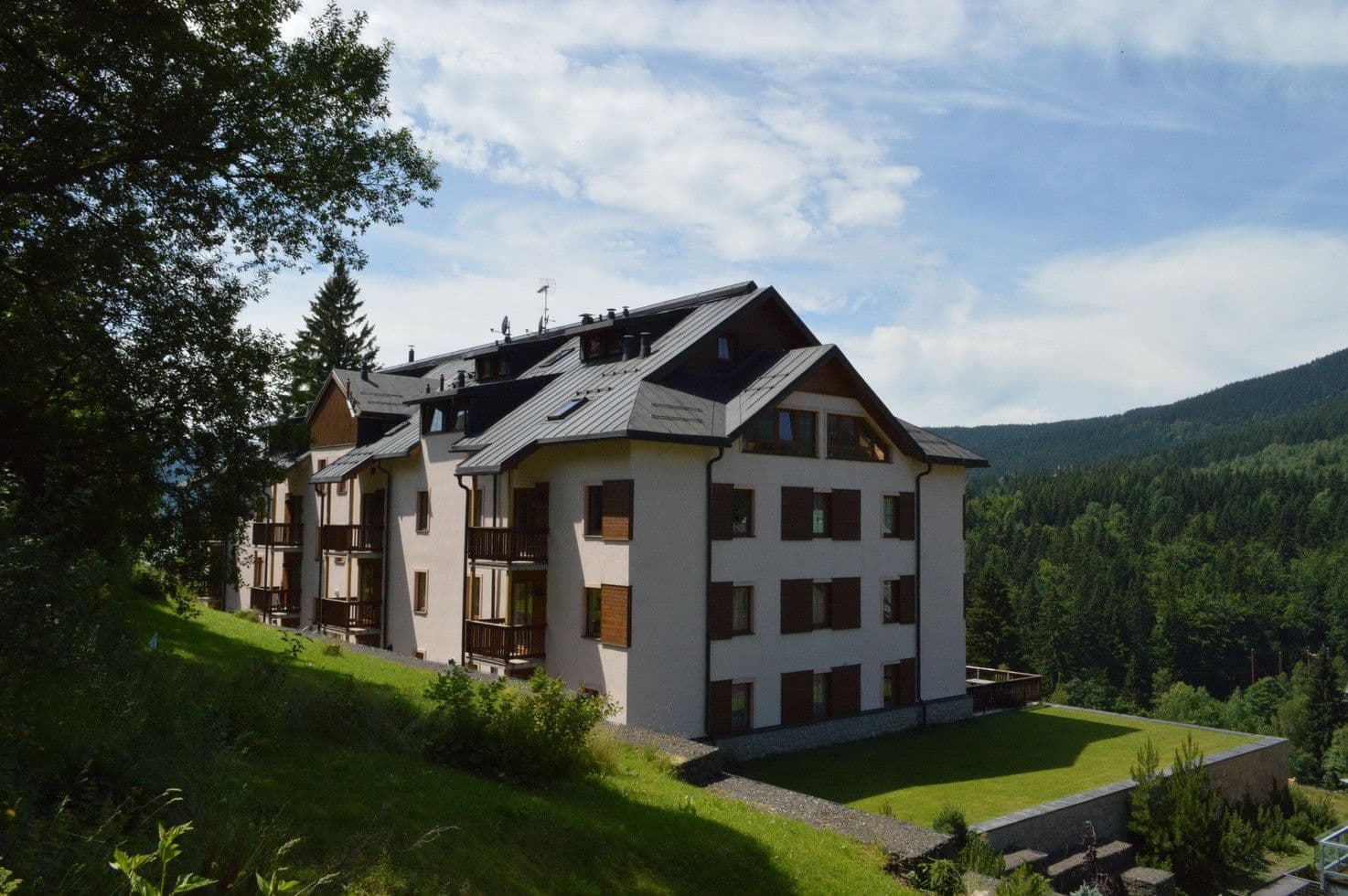 Prenájom bytu 2-izbový 48 m², Špindlerův Mlýn, Královéhradecký kraj Prenájom bytu 2-izbový 48 m², Špindlerův Mlýn, Královéhradecký kraj