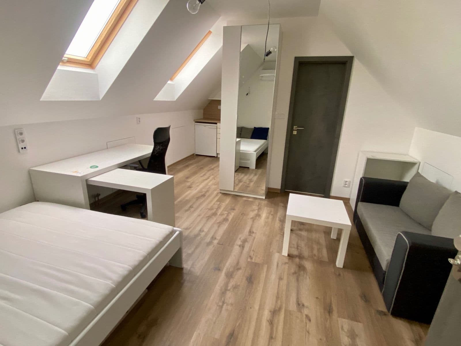 Prenájom bytu 1-izbový 28 m², Dalovická, Praha, Praha Prenájom bytu 1-izbový 28 m², Dalovická, Praha, Praha