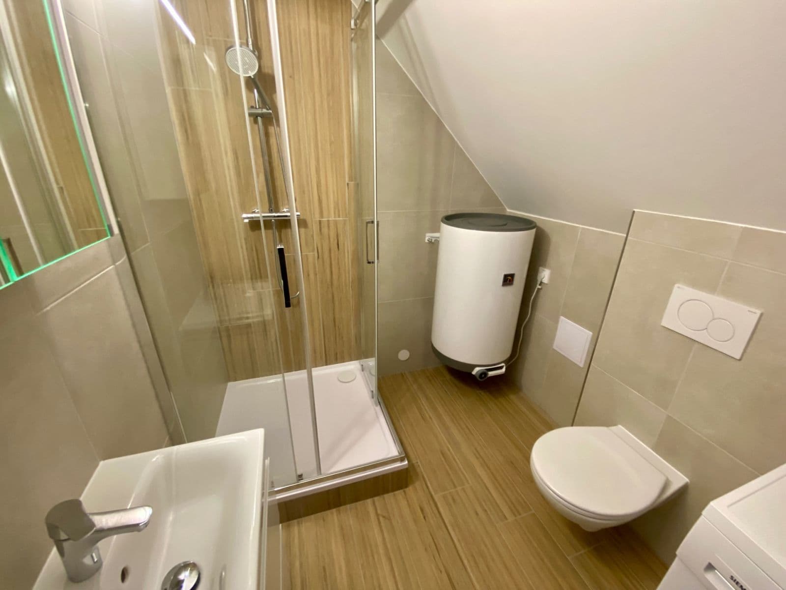 Prenájom bytu 1-izbový 28 m², Dalovická, Praha, Praha Prenájom bytu 1-izbový 28 m², Dalovická, Praha, Praha