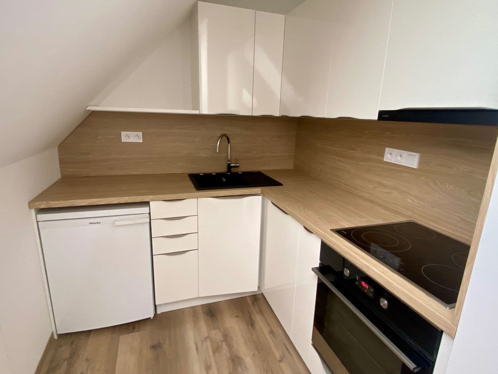 Prenájom bytu 1-izbový 28 m², Dalovická, Praha, Praha Prenájom bytu 1-izbový 28 m², Dalovická, Praha, Praha