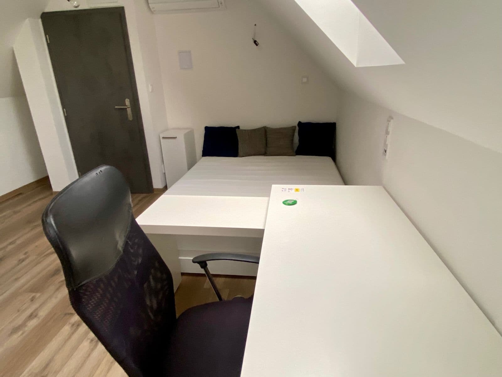 Prenájom bytu 1-izbový 28 m², Dalovická, Praha, Praha Prenájom bytu 1-izbový 28 m², Dalovická, Praha, Praha