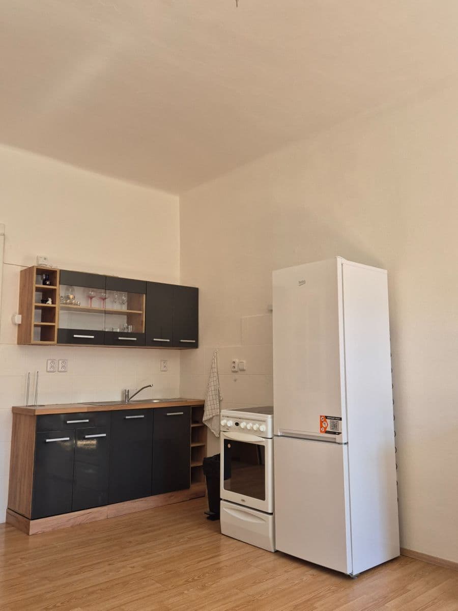 Prenájom bytu 2-izbový 40 m², 5. května, Praha, Praha Prenájom bytu 2-izbový 40 m², 5. května, Praha, Praha