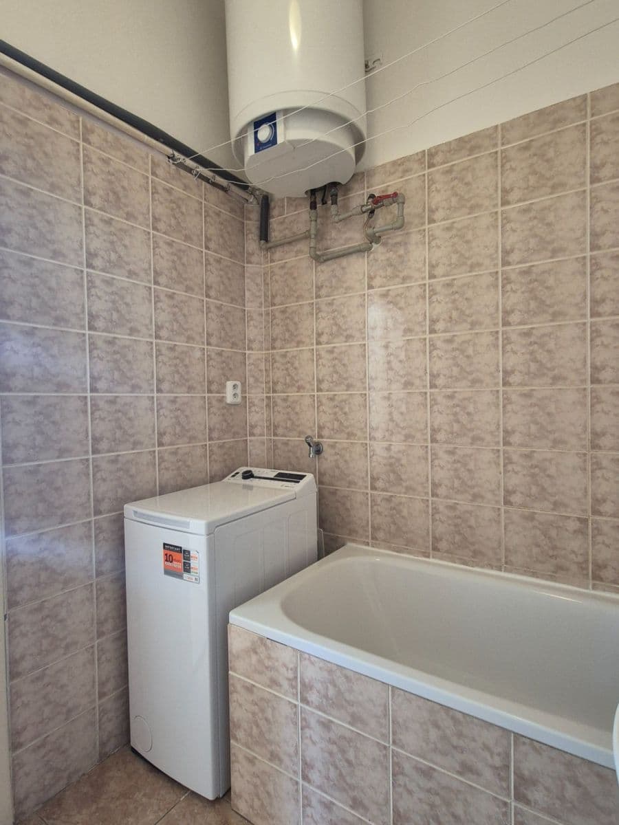 Prenájom bytu 2-izbový 40 m², 5. května, Praha, Praha Prenájom bytu 2-izbový 40 m², 5. května, Praha, Praha