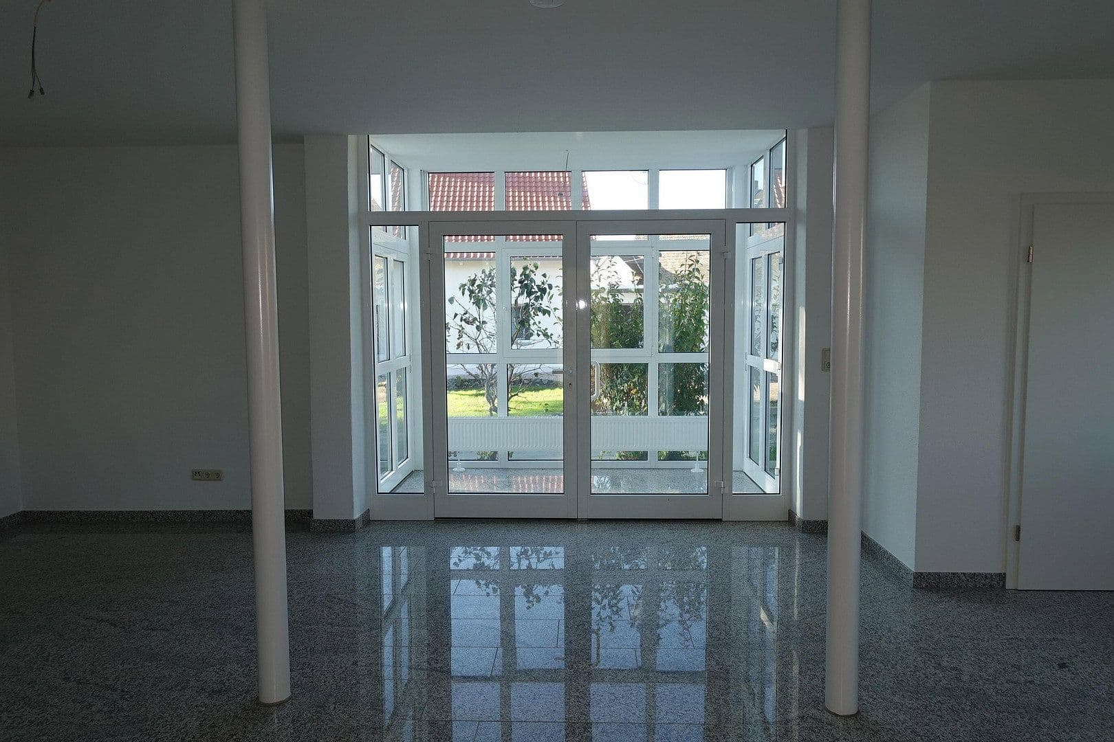 Prenájom bytu 3-izbový 150 m², Lützerodaer Weg 8, JENA, Durínsko Prenájom bytu 3-izbový 150 m², Lützerodaer Weg 8, JENA, Durínsko