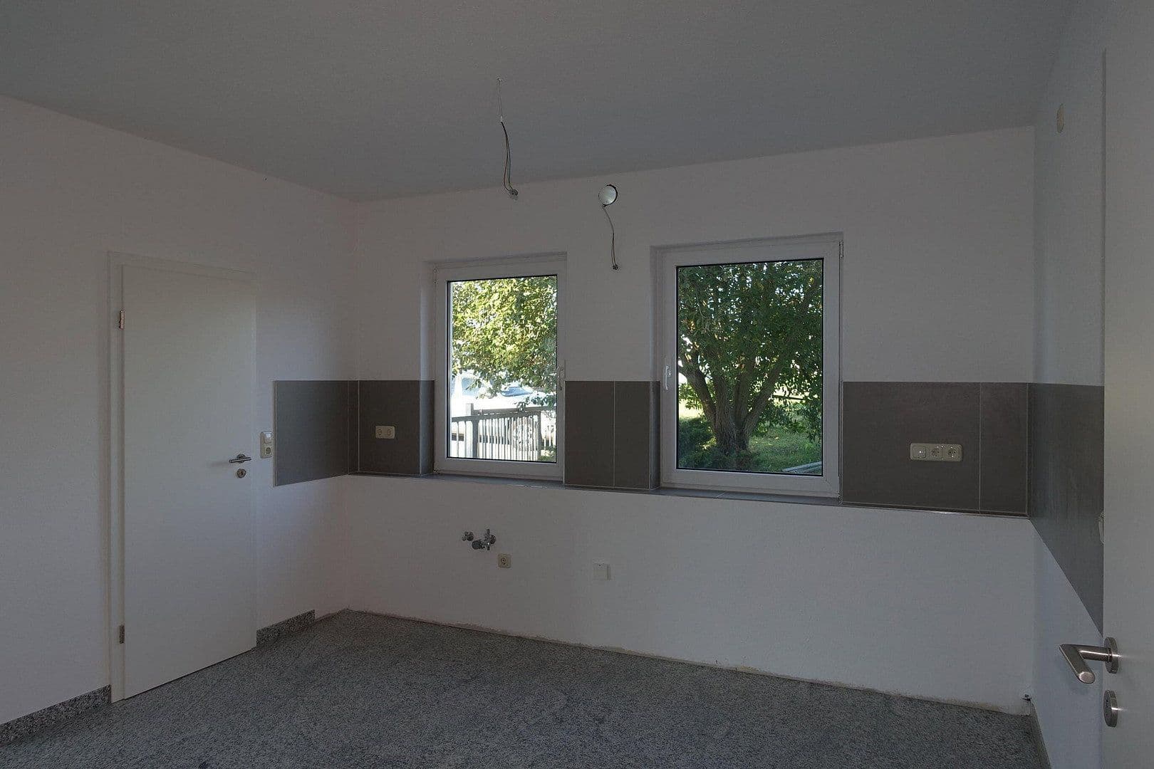 Prenájom bytu 3-izbový 150 m², Lützerodaer Weg 8, JENA, Durínsko Prenájom bytu 3-izbový 150 m², Lützerodaer Weg 8, JENA, Durínsko