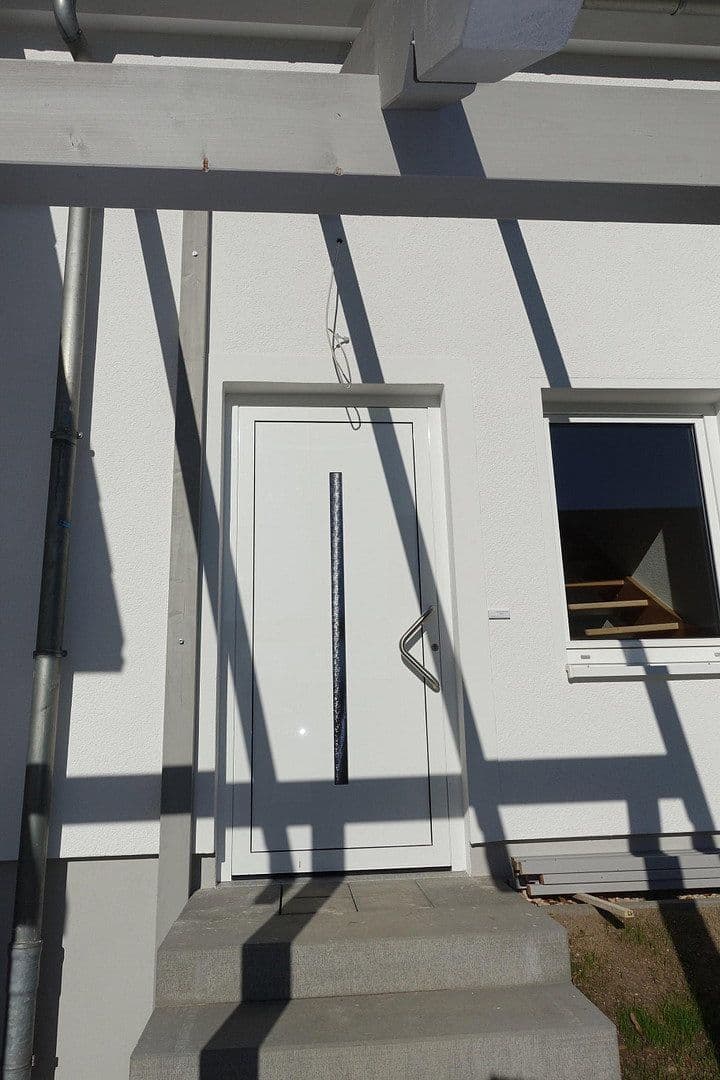 Prenájom bytu 3-izbový 150 m², Lützerodaer Weg 8, JENA, Durínsko Prenájom bytu 3-izbový 150 m², Lützerodaer Weg 8, JENA, Durínsko