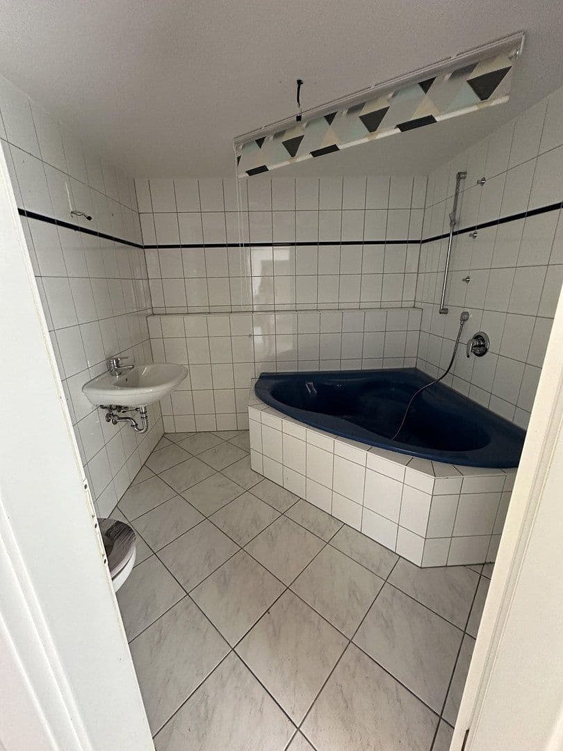 Prenájom bytu 3-izbový 94 m², Neumarkt 9, Lichtenstein/Sachsen, Sasko Prenájom bytu 3-izbový 94 m², Neumarkt 9, Lichtenstein/Sachsen, Sasko