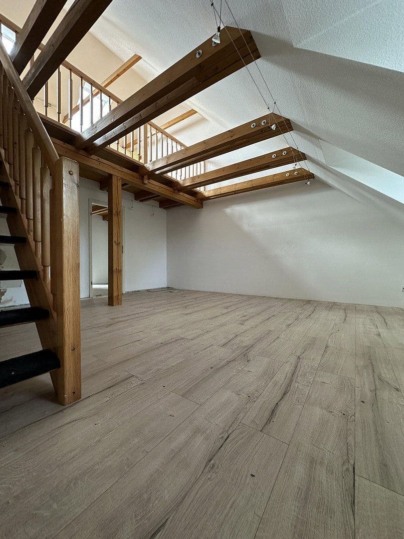 Prenájom bytu 3-izbový 94 m², Neumarkt 9, Lichtenstein/Sachsen, Sasko Prenájom bytu 3-izbový 94 m², Neumarkt 9, Lichtenstein/Sachsen, Sasko