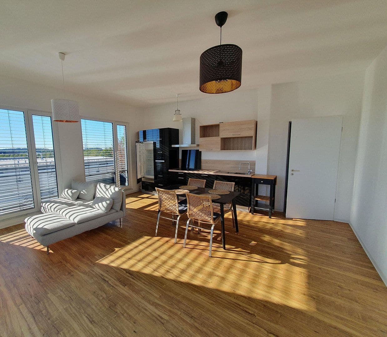 Prenájom bytu 4-izbový 107 m², Georg-Huber-Straße 12, Zorneding - Ortsteil Pöring, Bavorsko Prenájom bytu 4-izbový 107 m², Georg-Huber-Straße 12, Zorneding - Ortsteil Pöring, Bavorsko