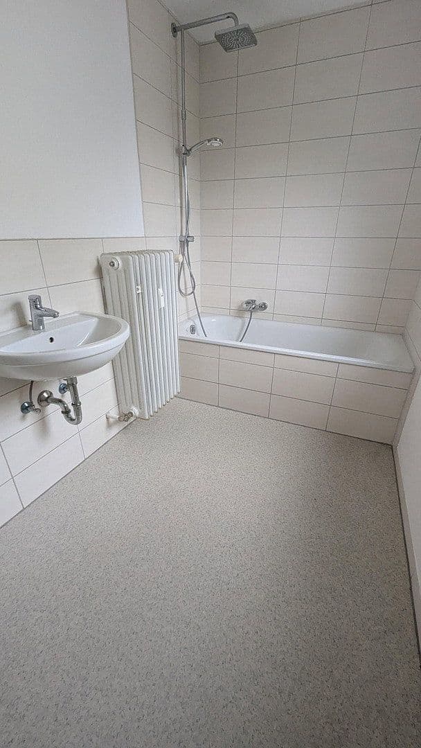 Prenájom bytu 3-izbový 85 m², Heidenheim an der Brenz, Bádensko-Wurttembersko Prenájom bytu 3-izbový 85 m², Heidenheim an der Brenz, Bádensko-Wurttembersko