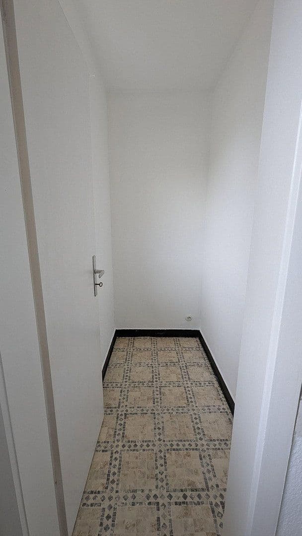 Prenájom bytu 3-izbový 85 m², Heidenheim an der Brenz, Bádensko-Wurttembersko Prenájom bytu 3-izbový 85 m², Heidenheim an der Brenz, Bádensko-Wurttembersko