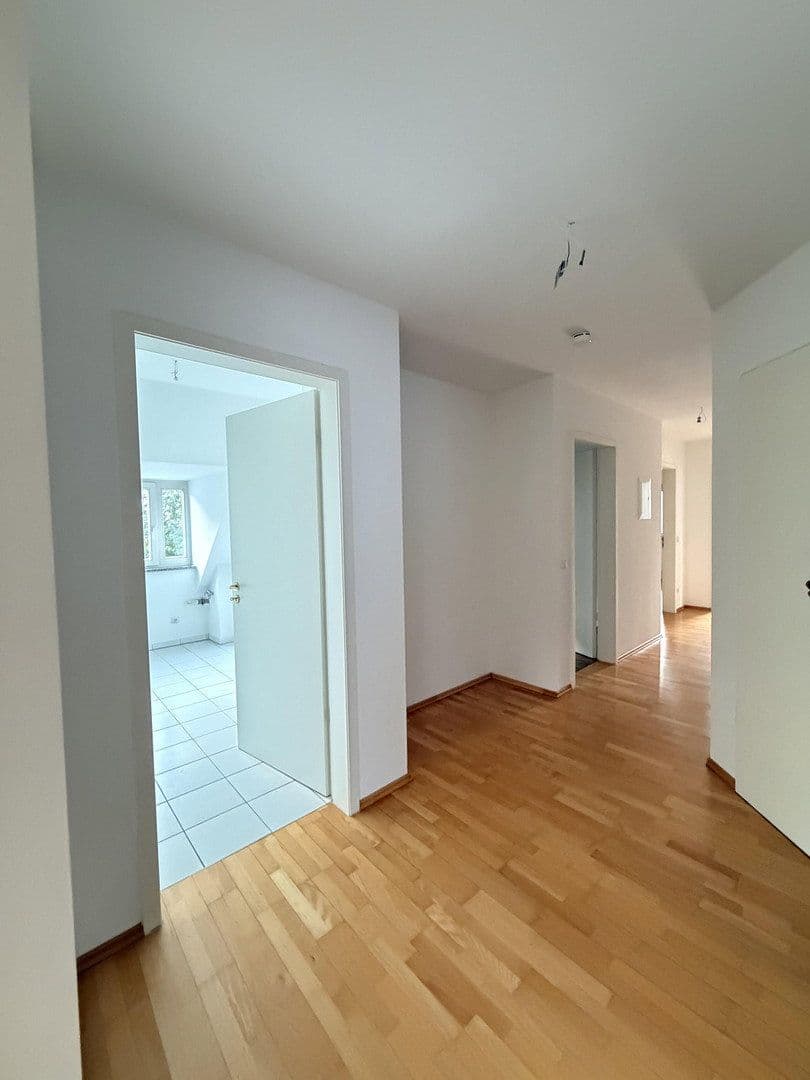 Prenájom bytu 4-izbový 128 m², München, Bavorsko Prenájom bytu 4-izbový 128 m², München, Bavorsko