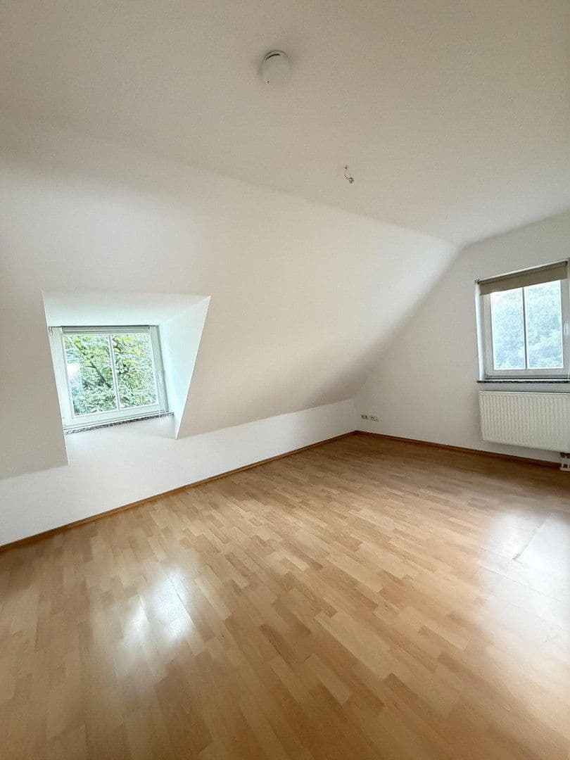 Prenájom bytu 4-izbový 128 m², München, Bavorsko Prenájom bytu 4-izbový 128 m², München, Bavorsko